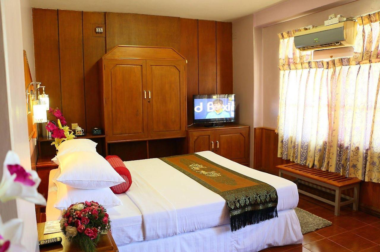 Royal City Hotel Mandalay Exterior foto